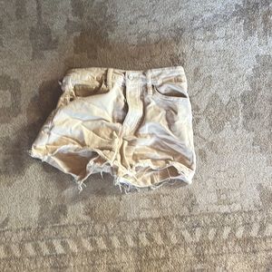 🥥CREAMY BUTTON UP RIPPED JEAN SHORTS FROM OLD NAVY🥥